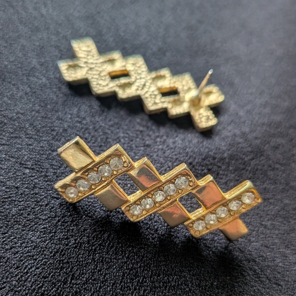 Geometric Golden Drop Dangle Earrings - Picture 5 of 9